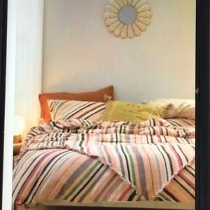 URBAN OUTFITTERS UO Sabir shams set! Brand new with tag! Queen size pair ♥️